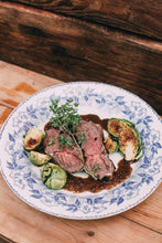 Last inn bildet i Galleri-visningsprogrammet, Middag på Henjatunet